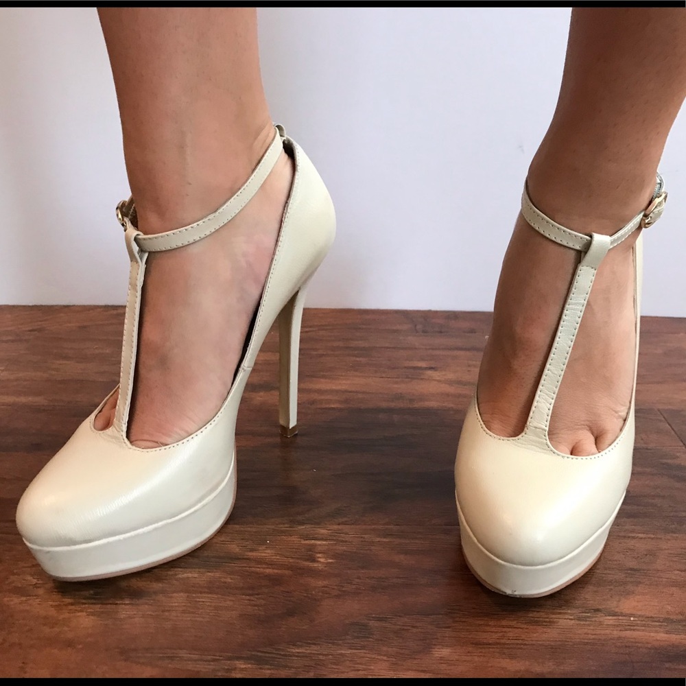Baker “Maryse” Off-white Leather Heels